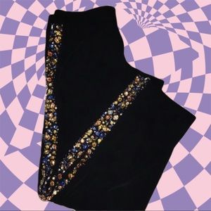 H&M jewel side pants. Front button closure and zip.